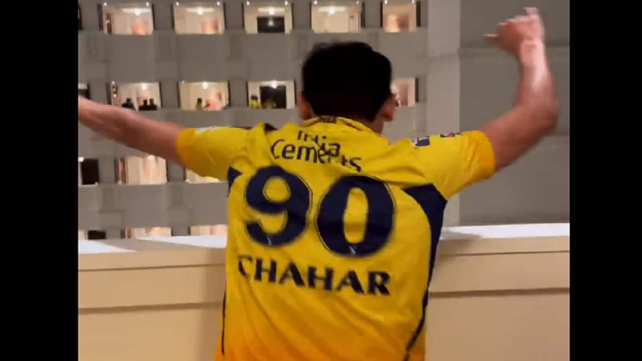 VIDEO: चेन्नई की जीत की खुशी में पागल हुए दीपक चाहर, टीम होटल में किया जमकर डांस